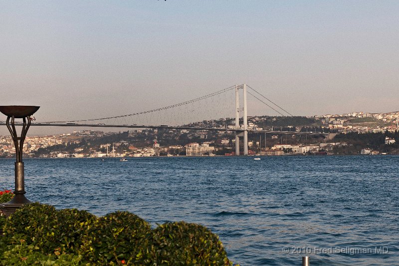 20100401_165259 D300.jpg - Bosphorus Bridge I is 1 of 2 bridges that span the Bosphorus. (It has been announced recently (2010) that a 3rd bridge will be constructed.)  This bridge is 1 mile long and when built in 1973 was the 4th longest suspension bridge in the world and the longest outside the US. It is now the 16th longest.